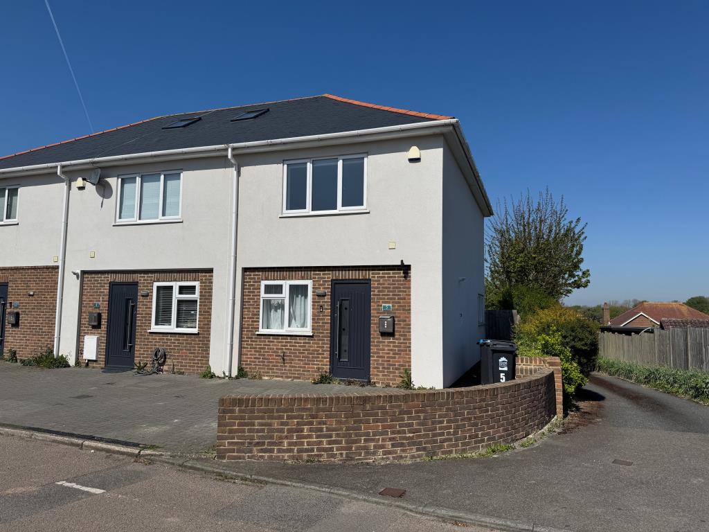 Lot: 59 - TWO-BEDROOM END-TERRACE HOUSE - Front of property